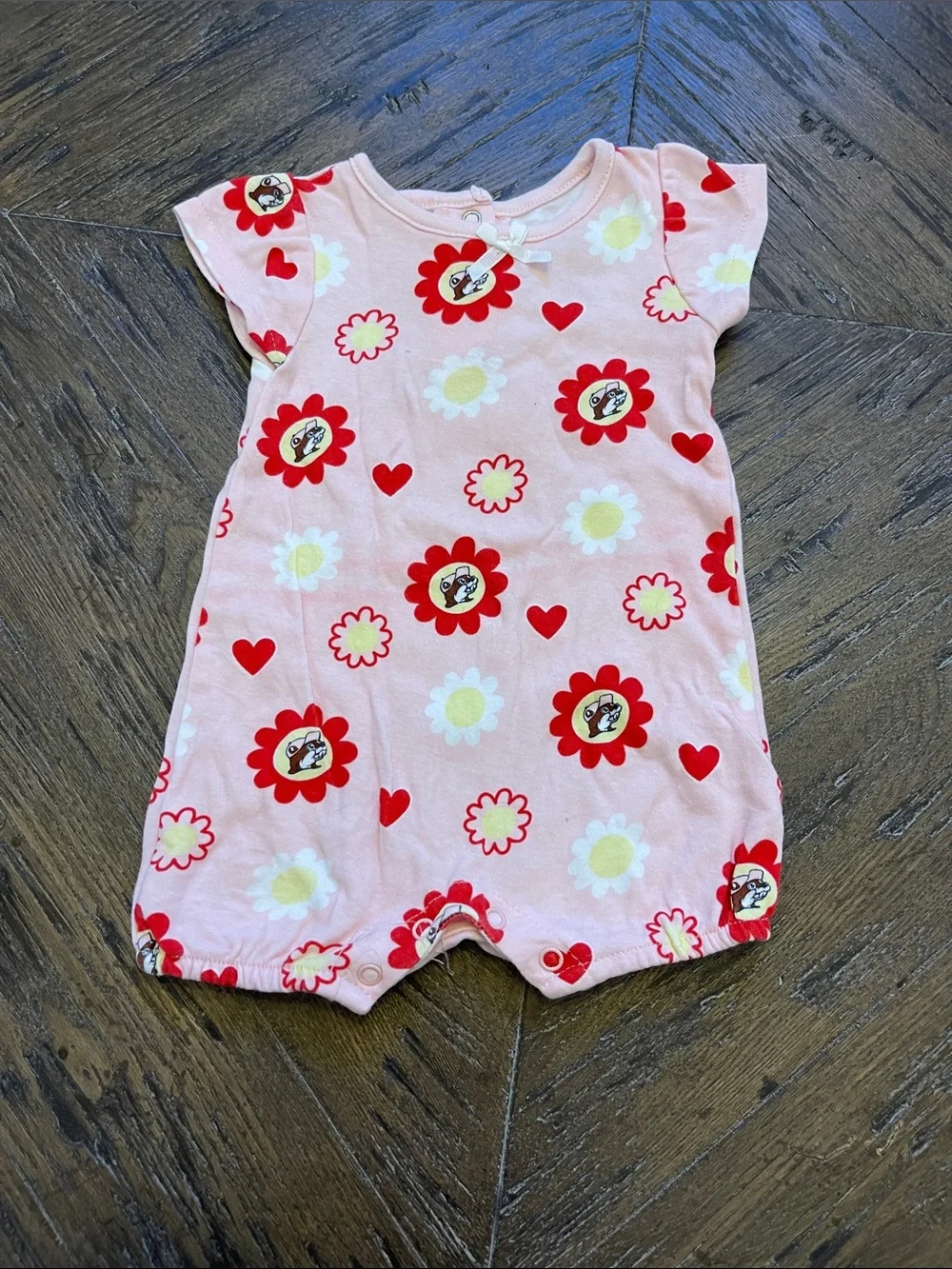 Buc-ee’s Pink Floral Heart Baby One-Piece Bodysuit